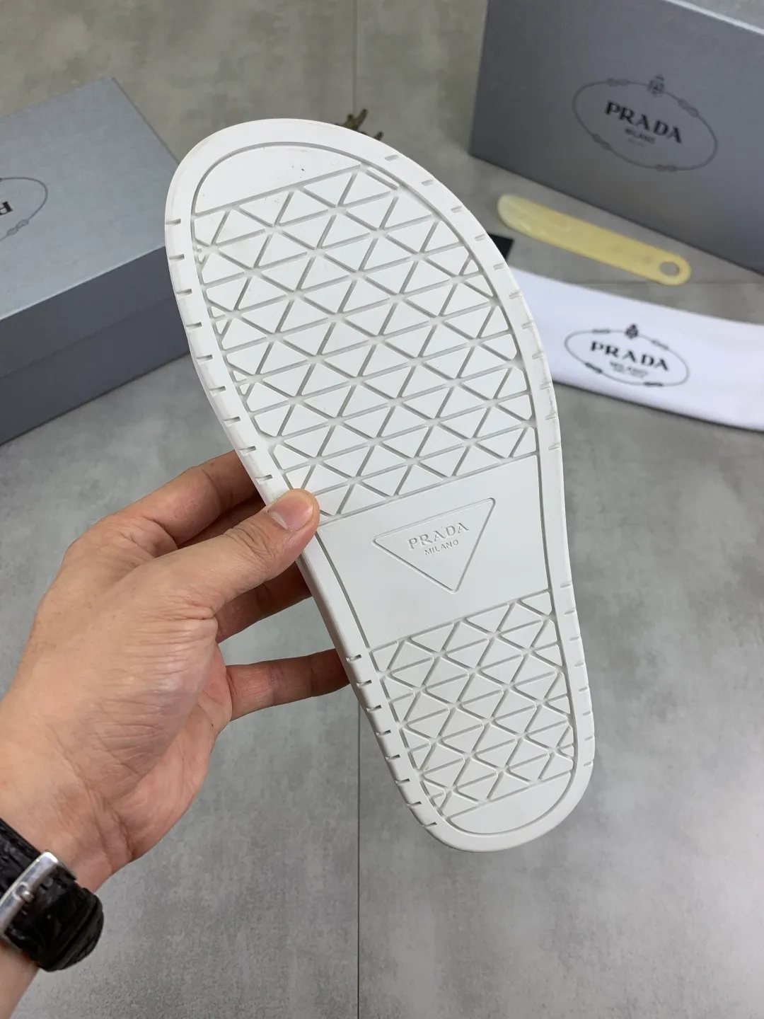 Men's shoes 💰P340💰【New style】🎁🎁🎁 PRADA Prada's new casual slippers, original official website, perfect workmanship, transmitting a kind of noble luxury, sublimating its definition of luxury in Prada's high-end extraordinary craftsmanship. Original combination outsole, code number: 38-44 (45 customized) Multiple colors 🉑️ to choose from